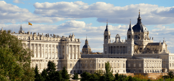 Cung điện hoàng gia Tây Ban Nha - cung điện chứng kiến những thăng trầm lịch sử hàng nghìn năm