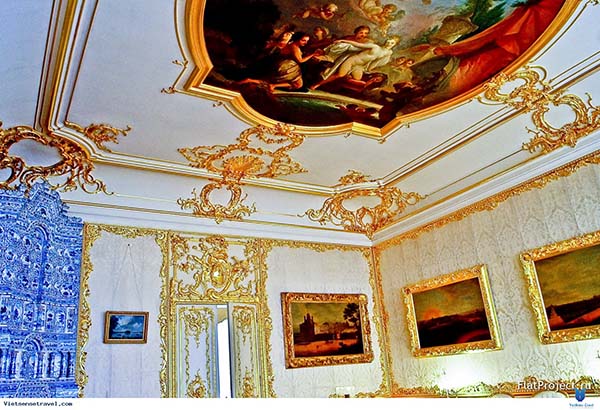 Phòng ăn nhỏ ngay cạnh phòng khách - nơi diễn ra các bữa ăn thịnh soạn của hoàng gia Nga