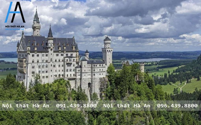 Chiêm ngưỡng toàn cảnh lâu đài Neuschwanstein ở Đức