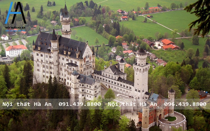 Quang cảnh lâu đài Neuschwanstein
